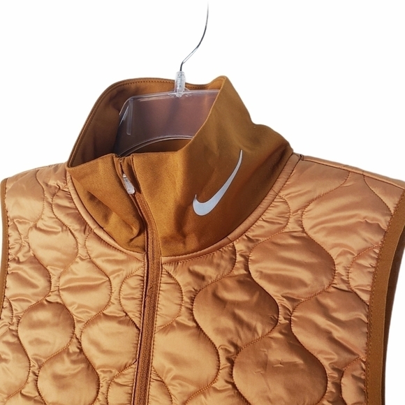 NIKE Aerolayer Running Thermore Gilet Vest NWT - Picture 2 of 11